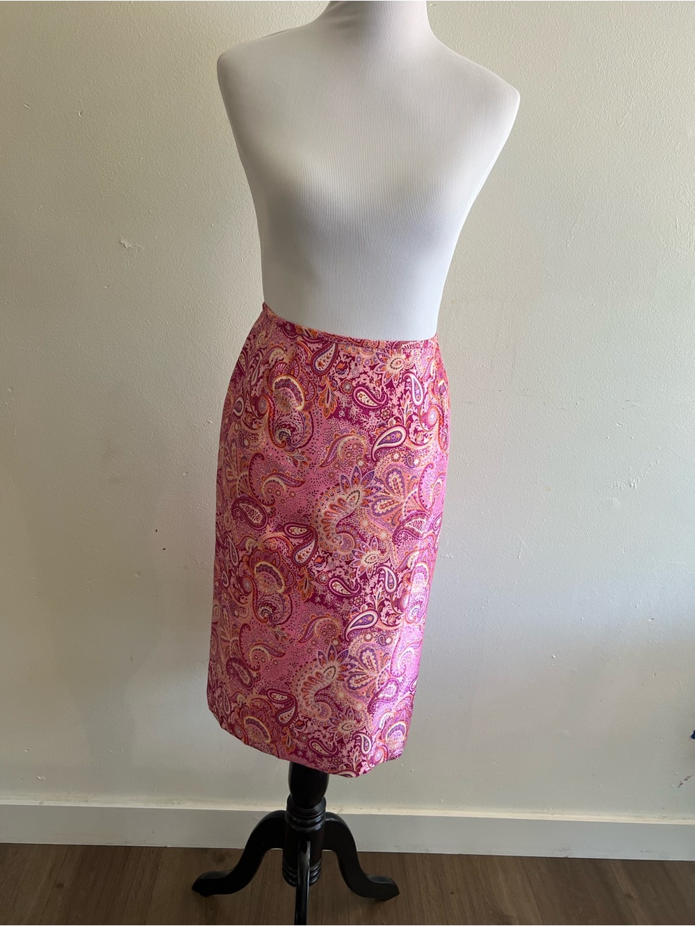 Le Suit Pink Paisley Pencil Skirt